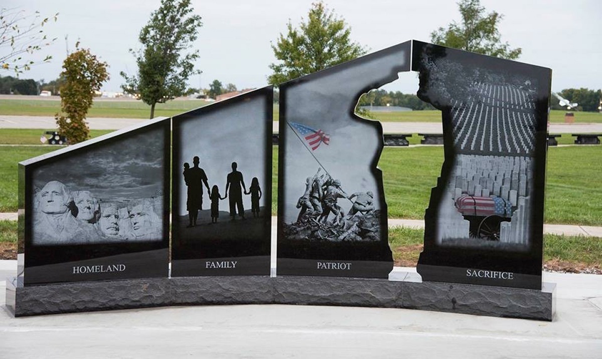 monument back