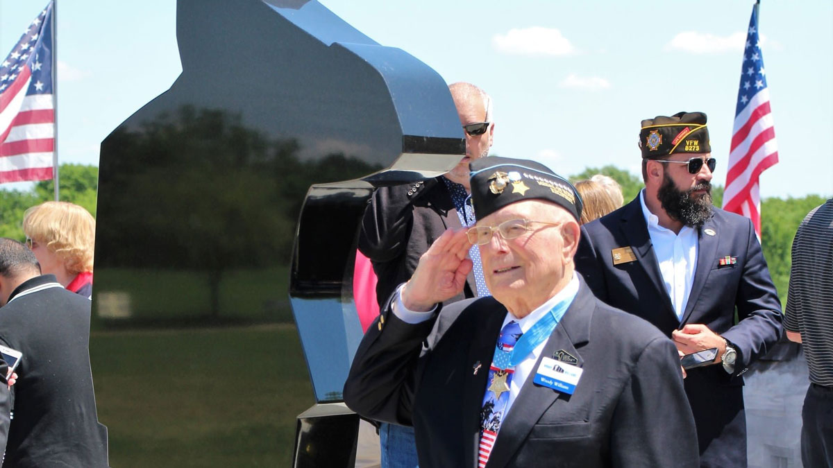 frisco-tx-woody-saluting-his-statue-1200-675.jpg